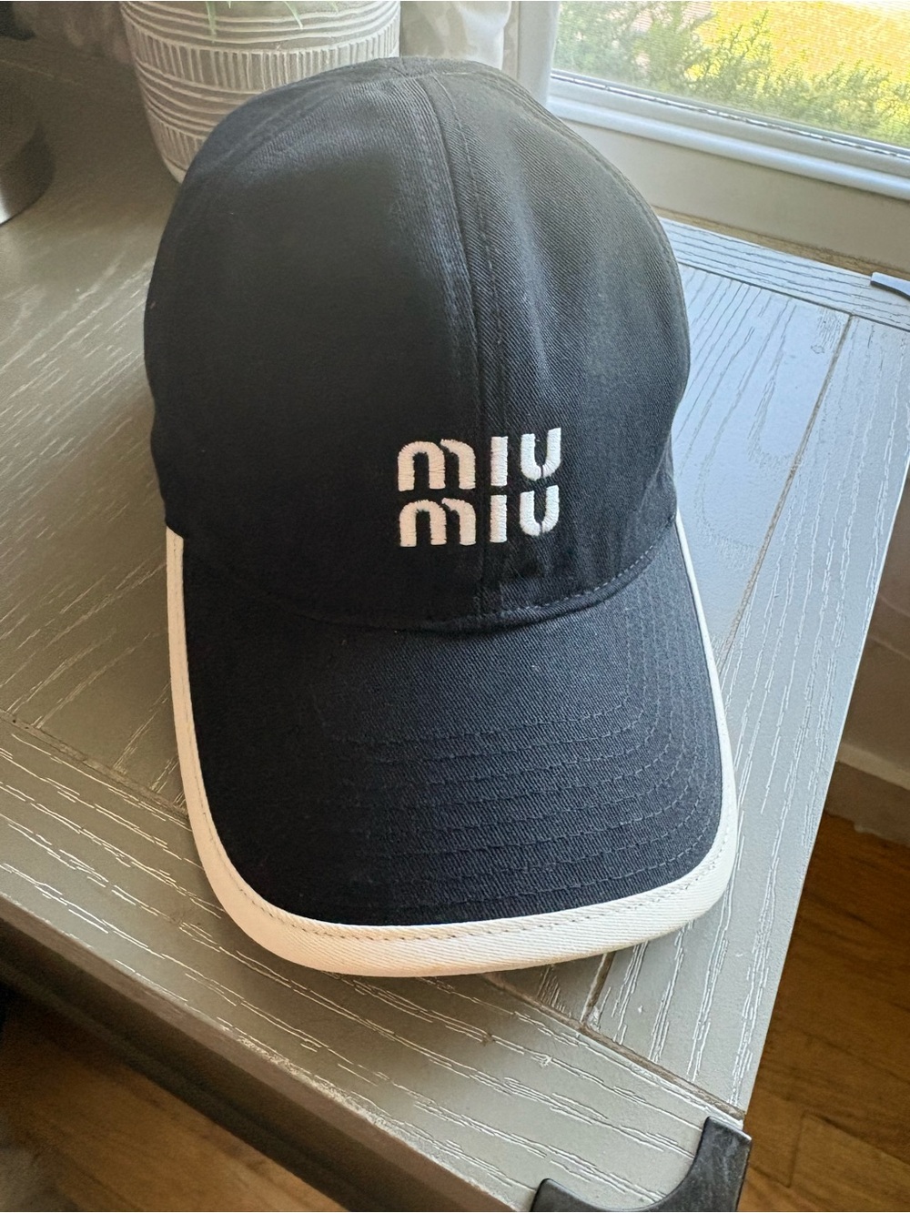 FASHION Black Baseball Cap with White Trim - Picture 2 of 8